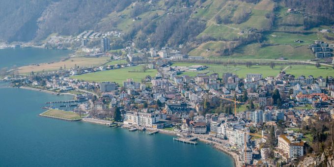 Blick auf die Gemeinde Ingebohl am Vierwaldstättersee. Blick auf die Gemeinde Ingebohl am Vierwaldstättersee.