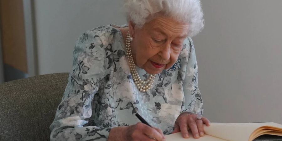 Die königliche Signatur der Queen ist nun auf drei neuen Münzen zu sehen.