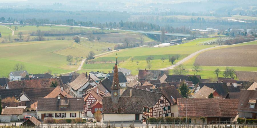 Blick auf die Gemeinde Laufen-Uhwiesen.