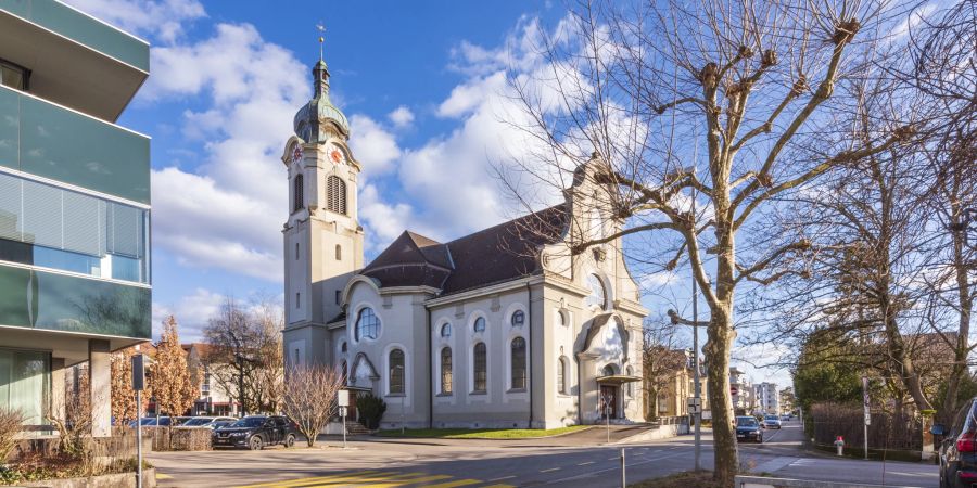 Die katholische Kirche St. Nikolaus in Brugg.