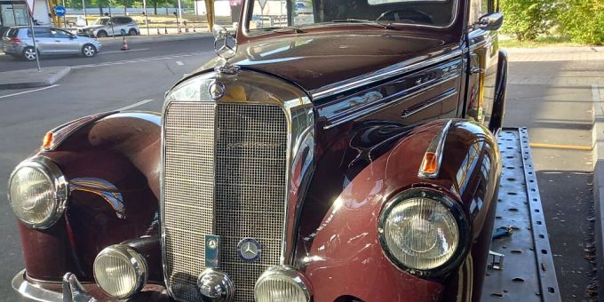 Das Hauptzollamt Singen verhinderte den Schmuggel dieses Mercedes Cabrios aus dem Jahr 1951. Singen
