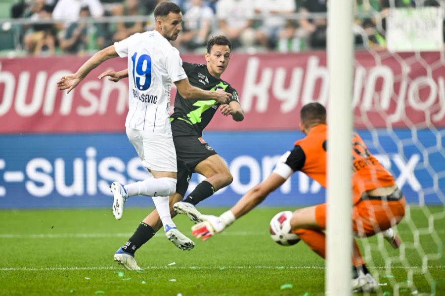 Julian von Moos sorgt noch vor der Pause für eine 2:0-Führung.