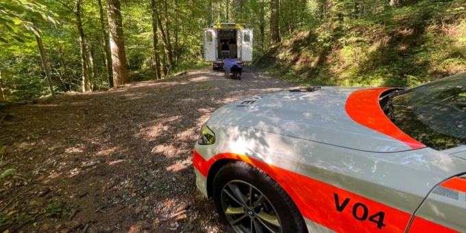 Frau stürzt auf Steinen am Wattbach und verletzt sich.