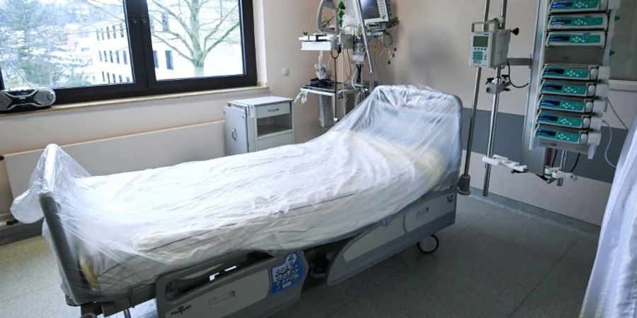 Bett in einer Klinik in Nordrhein-Westfalen
