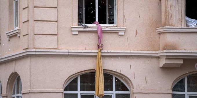 Beim Brand des Mehrfamilienhauses sind zwei Menschen gestorben. Beim Brand des Mehrfamilienhauses sind zwei Menschen gestorben.