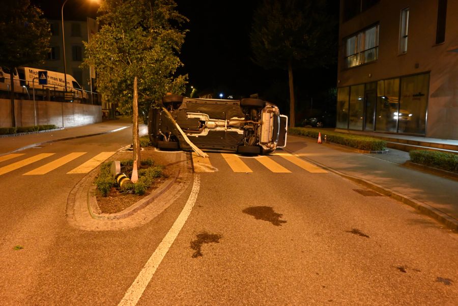 Es musste ein Baum gefällt werden.