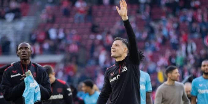 Granit Xhaka siegt mit Bayer Leverkusen in der Bundesliga auch beim 1. FC Köln. Granit Xhaka Bayer Leverkusen