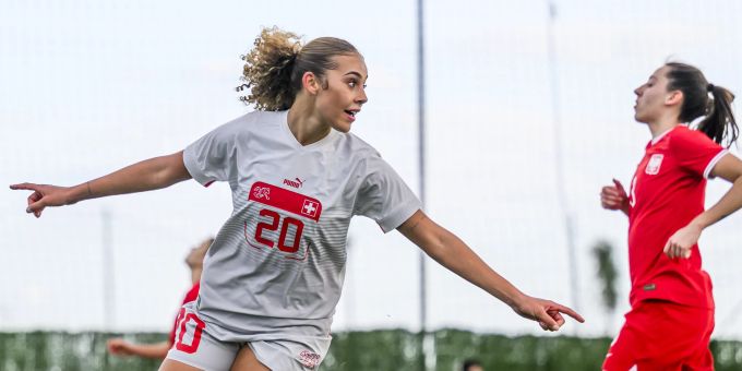 Herzog hält Penalty - Frauen-Nati bezwingt Polen bei Sundhage-Debüt 4:1