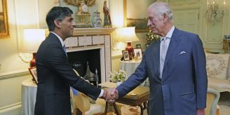 Nach Krebs-Schock - Dünn geworden: König Charles arbeitet wieder