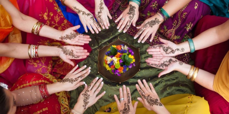 Frauen Indien Henna Tattoo Arme und Hände