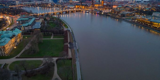 Blick auf das Hochwasser der Elbe in Dresden: Der Pegelstand der Elbe beträgt momentan 5,58 Meter. Deutschland
