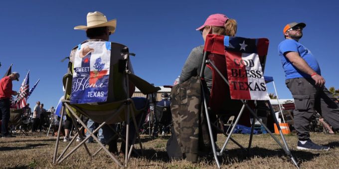 «God's Army» - Trump-Anhänger & Migrationsgegner sammeln sich in Texas