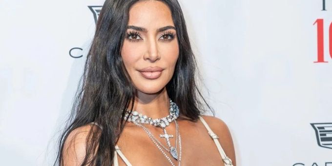 Kim Kardashian Hat Sie Busen Und Poimplantate Entfernen Lassen 