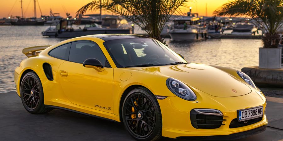 Ein Auto passend zum tropischen Sonnenuntergang? Bei Porsche geht das.
