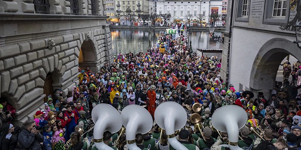 Luzerner 5000 feiern Wey-Tagwache der Luzerner Fasnacht - die Bilder!