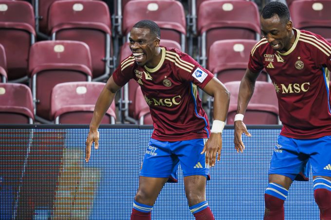 Dereck Kutesa feiert sein Tor für Servette gegen Yverdon. Dereck Kutesa Servette Yverdon
