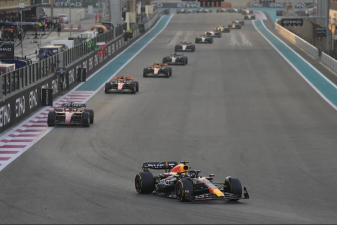 Anfang März starten Max Verstappen und die Formel 1 in Bahrain in die neue Saison. Formel 1