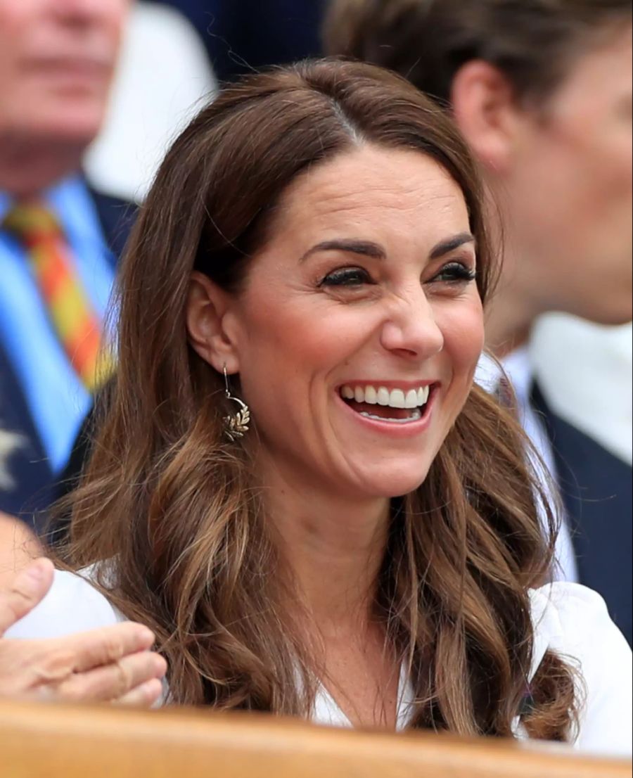 Kate zeigt sich in der Öffentlichkeit stets bestens gelaunt. Hier in Wimbledon.