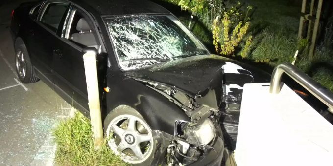 Der Autofahrer wurde mittelschwer verletzt. Der Autofahrer wurde mittelschwer verletzt.