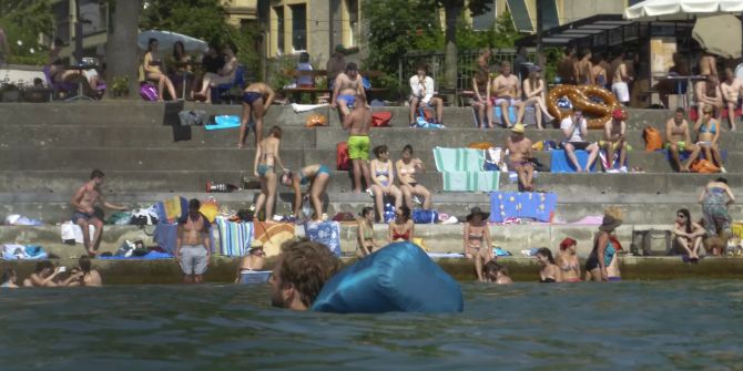 HITZE, HITZEWELLE, SOMMER, SCHWIMMEN, RHEIN, RHEINSCHWIMMEN, RHEINSCHWUMM,