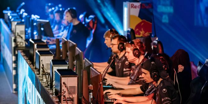 eSports Gaming World Red Bull