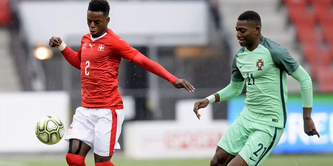 Rafael Leão (rechts), hier gegen Jordan Lotomba in einem U21-Spiel zwischen der Schweiz und Portugal Rafael Leão (rechts), hier gegen Jordan Lotomba in einem U21-Spiel zwischen der Schweiz und Portugal