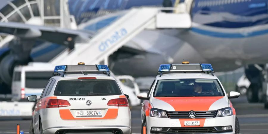 Mutmassliche Drogenkurierin wurde verhaftet.