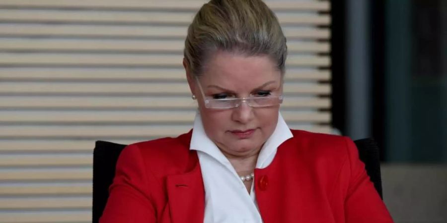 Doris von Sayn-Wittgenstein auf ihrem Einzelplatz im schleswig-holsteinischen Landtag: Sie war im Dezember aus der AfD-Landtagsfraktion ausgeschlossen worden. Foto: Carsten Rehder
