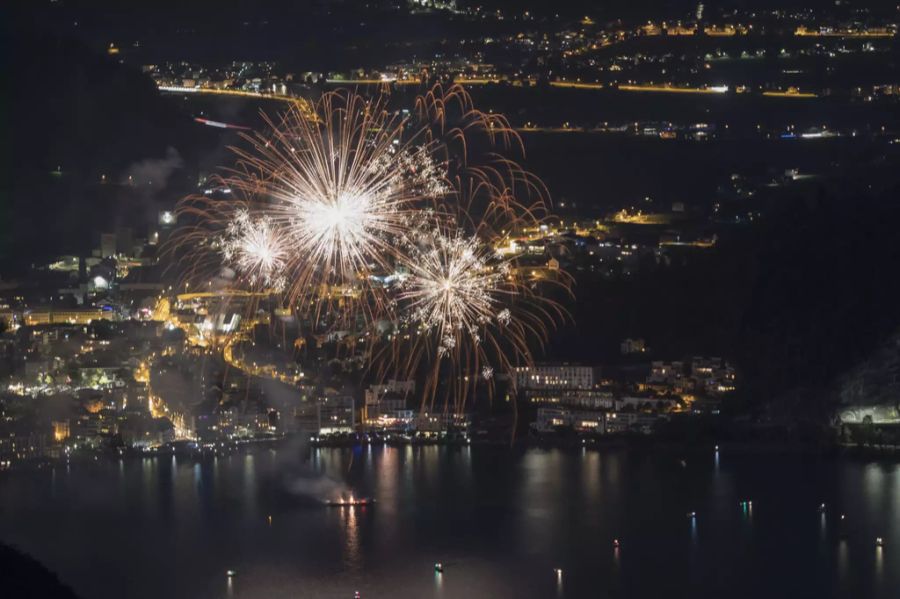 1. August Feuerwerk Brunnen