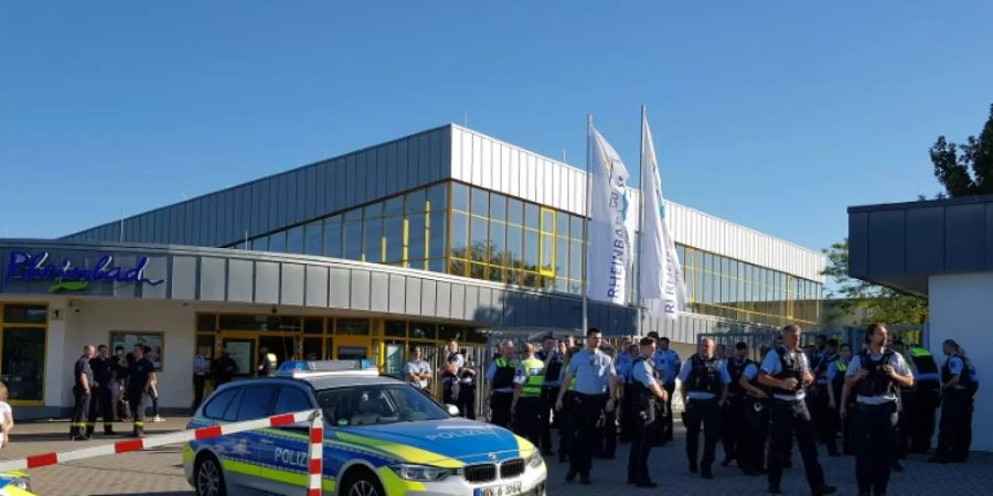Polizeieinsatz am Düsseldorfer Rheinbad Ende Juni