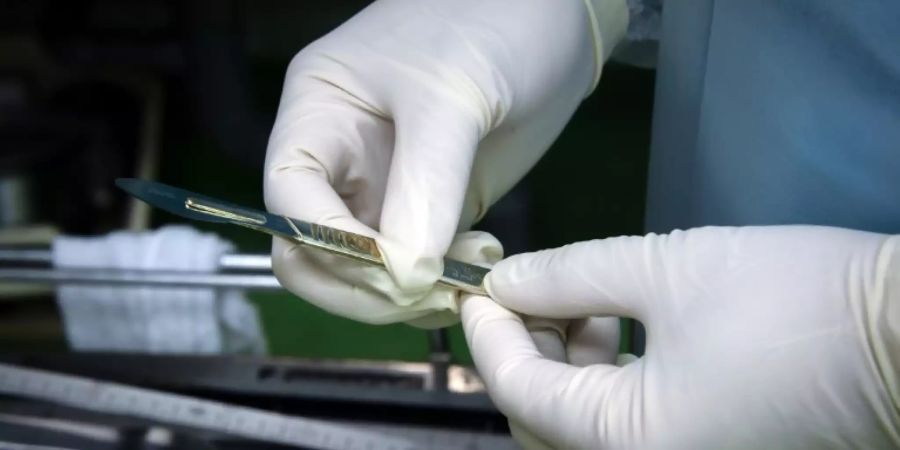Chirurgen konnten Querschnittsgelähmten Bewegungen wiedergeben