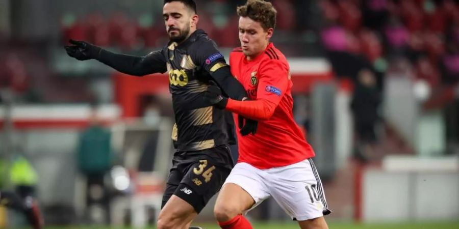 Luca Waldschmidt (r) wechselt von Benfica Lissabon zum VfL Wolfsburg. Foto: Virginie Lefour/BELGA/dpa