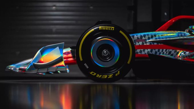 Seitlich ist das überarbeitete Frontflügel-Konzept in der Formel 1 gut zu erkennen. Formel 1 2022 Frontflügel