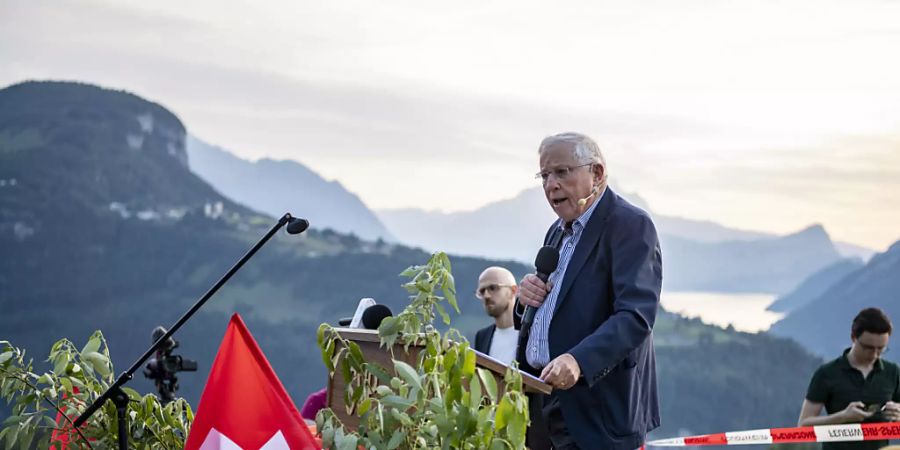 Alt Bundesrat Christoph Blocher spricht sich für Wachsamkeit aus, damit der Staat im Zuge der Corona-Pandemie nicht zu viel Macht an sich reisst. (Archivbild)