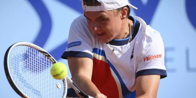 Dominic Stricker gegen Vladimir Ivanov.