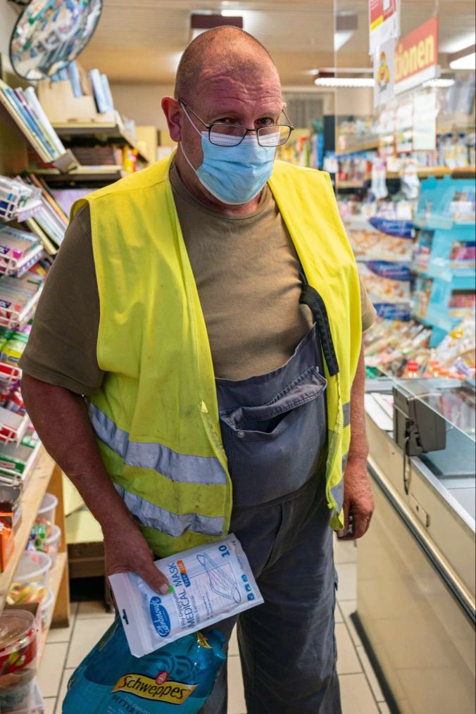 Lastwagenchauffeur Klemens braucht noch Hygienemasken.