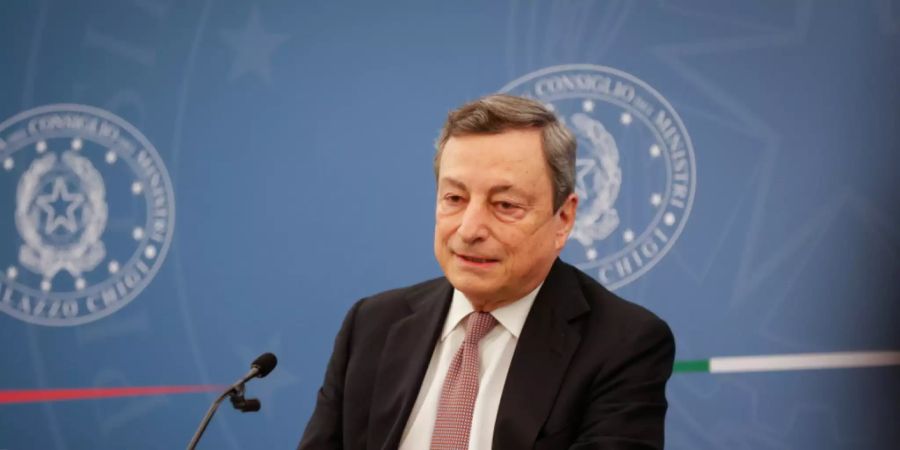 Italiens Regierungschef Mario Draghi persönlich wird die italienische Fussball-Mannschaft in Rom empfangen. (Archivbild)