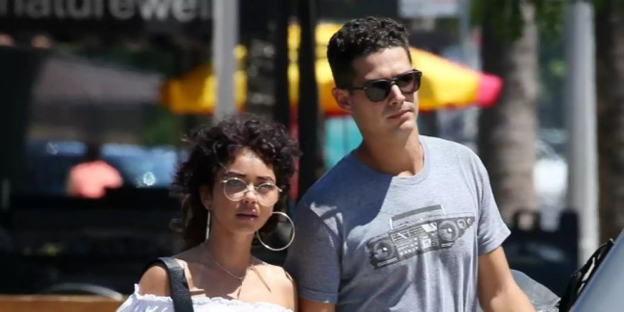 Sarah Hyland, Wells Adams