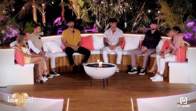 «Love Island»: An der Feuerschale mussten die Männer dieses Mal entscheiden. «Love Island»