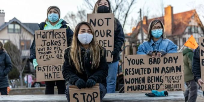 Demonstranten protestieren gegen Diskriminierung Demonstranten protestieren gegen Diskriminierung