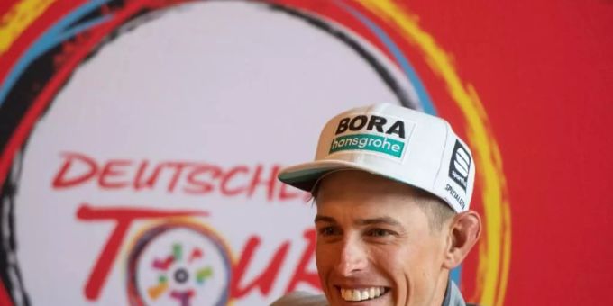 Nils Politt hat die dritte Etappe der Deutschland Tour gewonnen. Foto: Bernd Thissen/dpa Nils Politt hat die dritte Etappe der Deutschland Tour gewonnen. Foto: Bernd Thissen/dpa