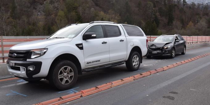 A13 in Domat/Ems GR - Zwei Personen nach Kollision verletzt