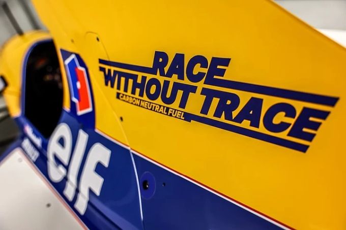 Mit dem Williams FW14B machte Sebastian Vettel im Vorjahr Werbung für einen synthetischen Kraftstoff. Sebastian Vettel Treibstoff