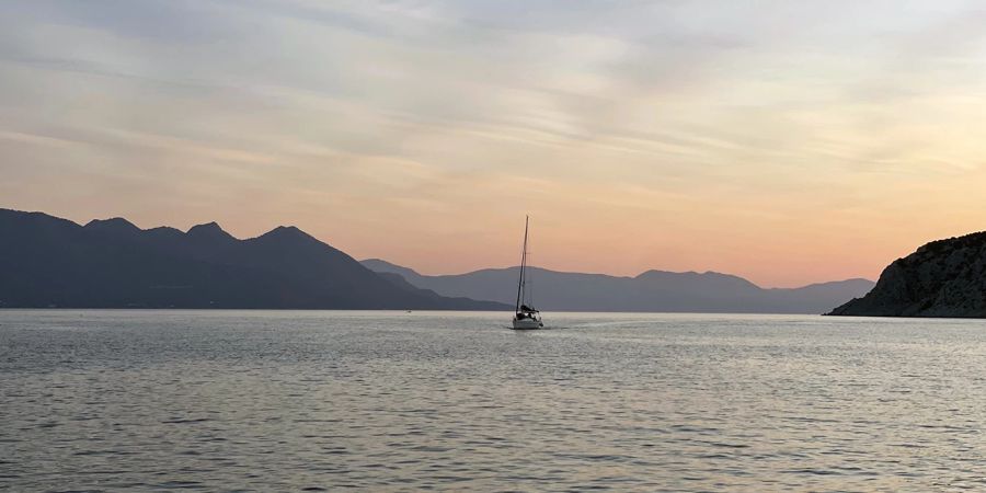 Sonnenuntergang Bucht Perdika Ägina