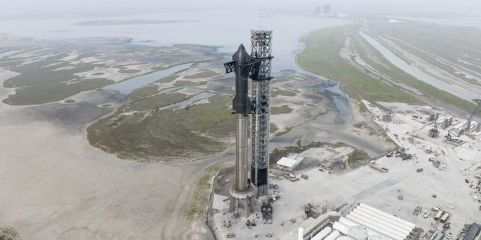 Das Starship auf dem SpaceX-Startplatz in Boca Chica, Texas. elon musk