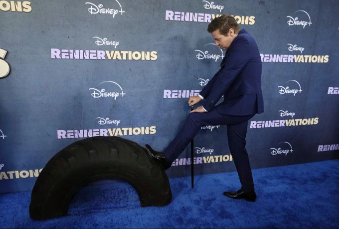 Jeremy Renner bei seinem Comeback auf dem roten Teppich. Jeremy Renner