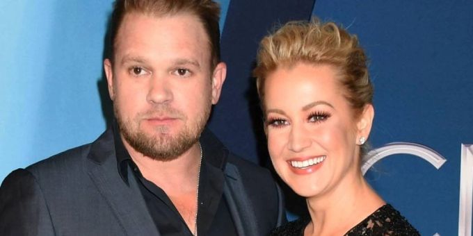 Kellie Pickler mit ihrem verstorbenen Ehemann Kyle Jacobs. Kellie Pickler mit ihrem verstorbenen Ehemann Kyle Jacobs.
