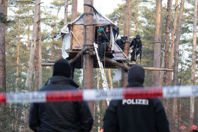 DEUTSCHLAND FORTSETZUNG RÄUMUNG HEIDEBOGEN