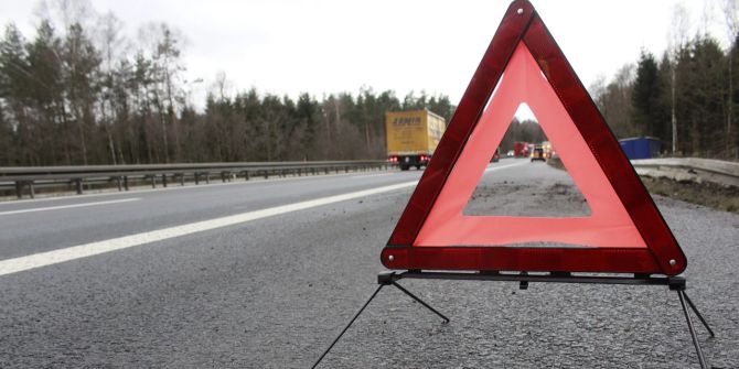 Pannenstreifen Autos Stau fahren