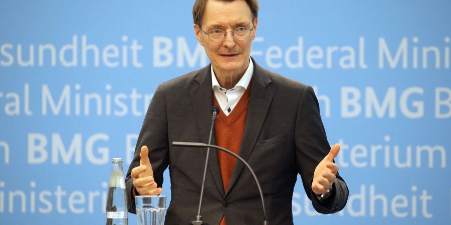 Gesundheitsminister Karl Lauterbach spricht bei einer Pressekonferenz über das dritte von sechs vereinbarten Treffen der Arbeitsgruppe zur Krankenhausreform.